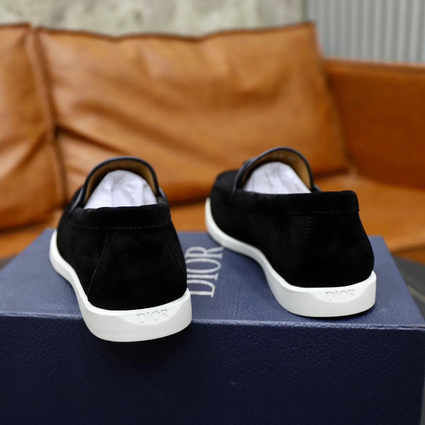 Ex-factory price: 560🙅‍♂️🙅‍♂️🙅‍♂️ Brand: Dior DIOR Standard code: Men's code 38/44 (45 can be customized) Grade: Same as the official website Material: Original cowhide stitching, cowhide lining, original TPU wear-resistant soft outsole Style categories: Leisure and sports version, footwear for driving, young fashion, European and American trends, British style Color: actual picture color